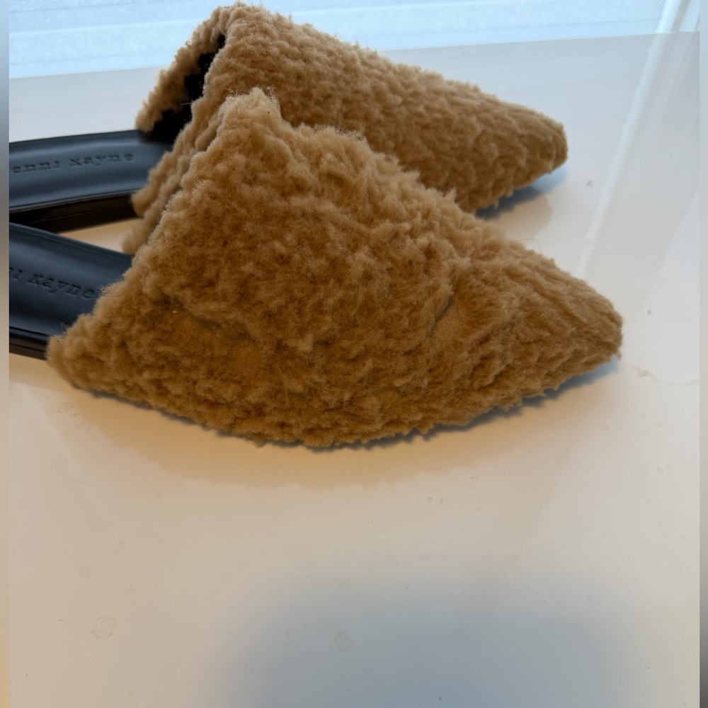 Jenni Kayne Camel Shearling Mules - Picture 2 of 6